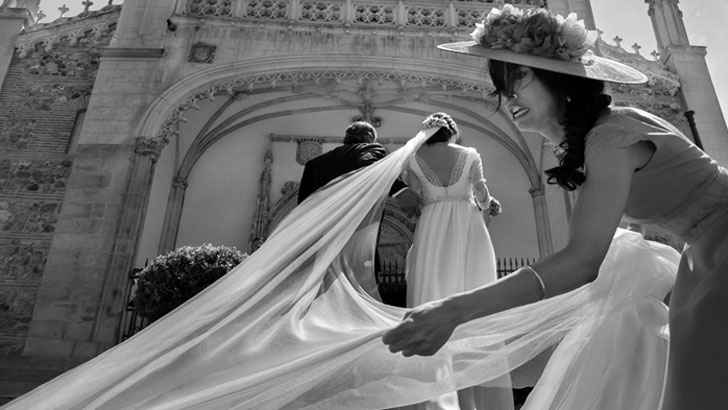 A picture containing person

Description automatically generated